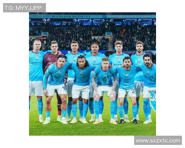 足球巨星的幕后故事：聚光灯下的荣耀与平凡生活交织的心路历程